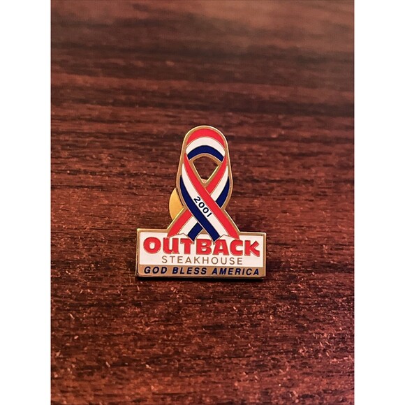 Outback Steakhouse 2001 God Bless America Ribbon Lapel Hat Pin‎ - Picture 1 of 3